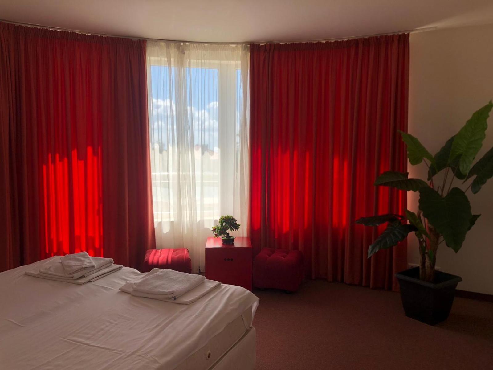 Complex Pika Hotell Golden Sands Exteriör bild
