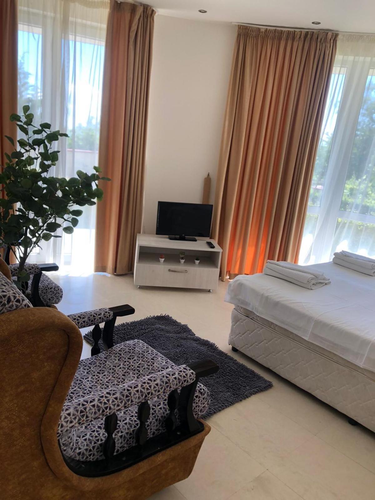 Complex Pika Hotell Golden Sands Exteriör bild