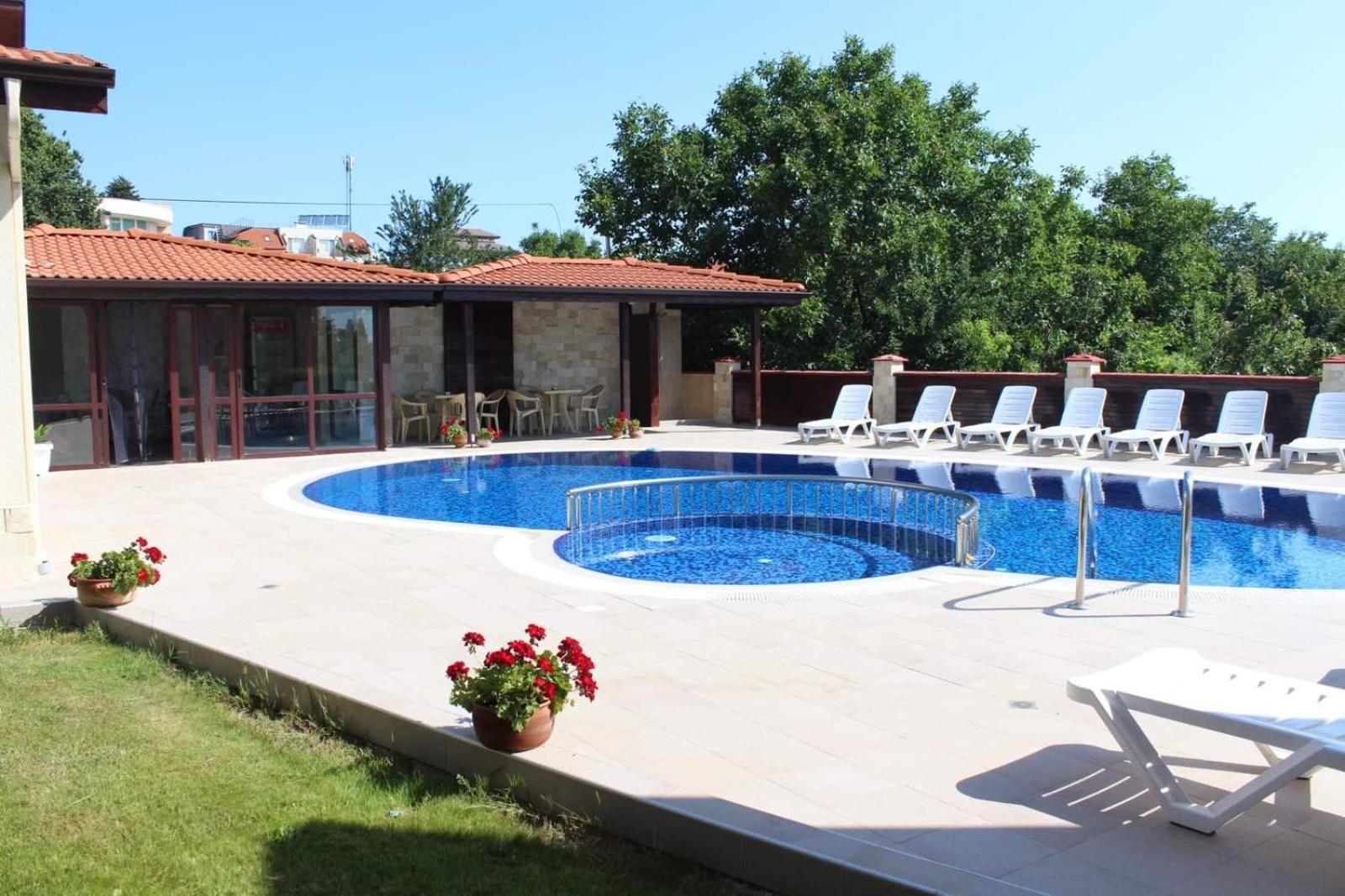 Complex Pika Hotell Golden Sands Exteriör bild